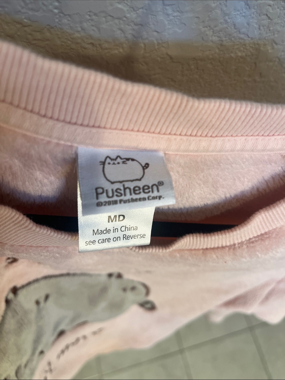 Pusheen Pink plush soft crew neck Sweater medium So Lazy can’t move - Picture 5 of 5